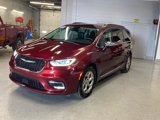 Used 2023 Chrysler Pacifica Limited image 3