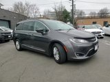 Used 2017 Chrysler Pacifica Touring-L image 3