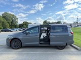 Used 2020 Chrysler Pacifica Touring-L w/ Advanced Safetytec Group image 4