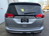 Used 2019 Chrysler Pacifica Limited image 5