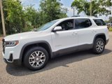 Used 2023 GMC Acadia SLT image 2
