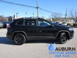 Used 2023 Jeep Cherokee Altitude Lux image 3