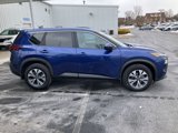 Used 2022 Nissan Rogue SV image 2