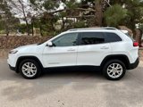 Used 2016 Jeep Cherokee Latitude image 4