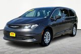 Used 2017 Chrysler Pacifica Touring w/ Tire & Wheel Group image 2