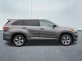 Used 2016 Toyota Highlander Limited image 2