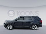Used 2017 Ford Explorer XLT image 2