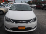 Used 2018 Chrysler Pacifica Touring-L w/ Tire & Wheel Group image 2