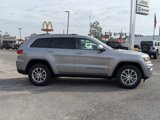 Used 2021 Jeep Grand Cherokee Laredo image 4
