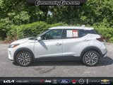 Used 2024 Nissan Kicks SV image 3