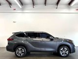 Used 2021 Toyota Highlander XLE image 2