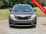 Used 2013 Toyota Sienna L image 2