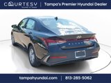 New 2025 Hyundai Elantra SE image 4