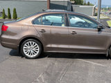 Used 2011 Volkswagen Jetta SEL image 4