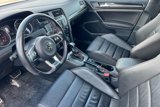 Used 2017 Volkswagen GTI SE image 6