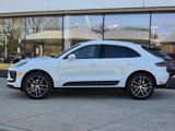 Certified 2024 Porsche Macan image 2