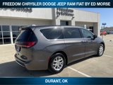 Used 2023 Chrysler Pacifica Touring-L image 4