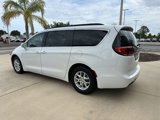 Used 2022 Chrysler Pacifica Touring-L image 6