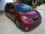 Used 2015 Toyota Sienna SE Premium image 2