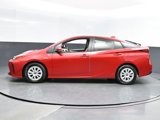 Used 2022 Toyota Prius LE image 3