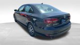 Used 2017 Volkswagen Jetta SE image 3