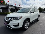 Used 2017 Nissan Rogue SV image 2