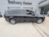 New 2025 Chrysler Pacifica Select image 4