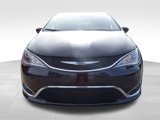 Used 2018 Chrysler Pacifica Touring-L image 2