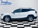 Used 2022 GMC Terrain SLE w/ Driver Convenience Package image 2