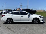 Used 2022 Nissan Altima 2.5 SV w/ SV Premium Package image 2