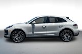Used 2025 Porsche Macan image 2