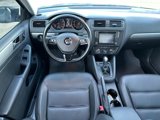 Used 2017 Volkswagen Jetta SE image 4