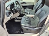 Used 2020 Chrysler Pacifica Touring-L image 4