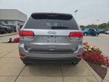 Used 2021 Jeep Grand Cherokee Laredo image 3