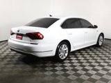Used 2018 Volkswagen Passat 2.0T SE image 5