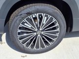 New 2025 Volkswagen Taos SE image 5