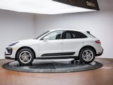 Certified 2025 Porsche Macan image 2