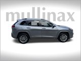 Used 2017 Jeep Cherokee Overland w/ Technology Group image 3
