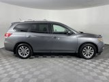 Used 2015 Nissan Pathfinder SV image 2