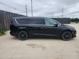 Used 2022 Chrysler Voyager LX image 5
