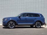 Used 2024 Kia Telluride EX w/ EX Captain's Chair Package image 2