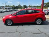 Used 2017 Ford Focus SE image 4