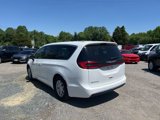 Used 2023 Chrysler Pacifica Touring-L image 3