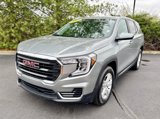 Used 2024 GMC Terrain SLE image 2