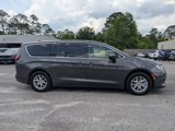 Used 2022 Chrysler Voyager LX image 3