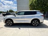 Used 2022 Mitsubishi Outlander SE image 3