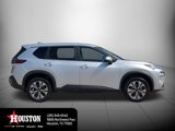 Used 2023 Nissan Rogue SV image 2
