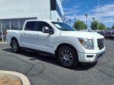Used 2021 Nissan Titan SV image 3