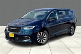 Used 2023 Chrysler Pacifica Touring-L image 2