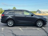 Used 2017 Kia Sorento LX w/ LX Convenience Package image 4